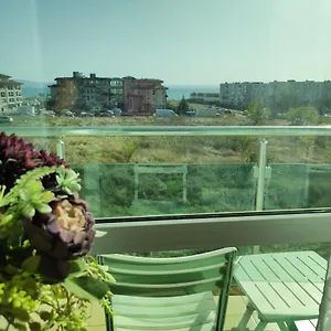прекрасен с изглед към морето сарафово 1 Apartament Burgas
